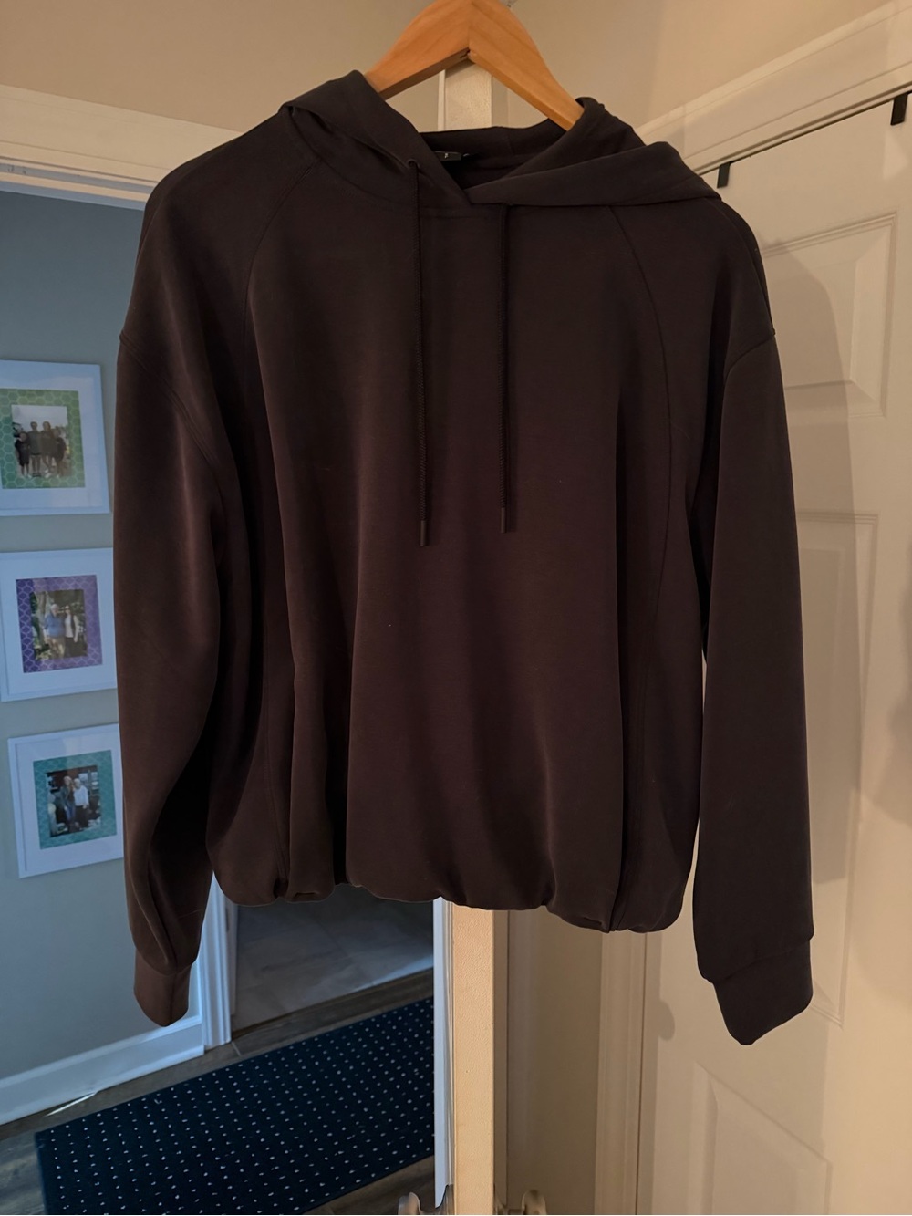 Women’s Athleta Hooded Pullover w/ Gathered Waist - Size Small